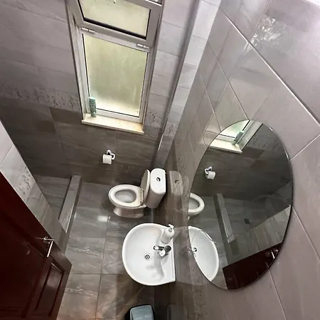 In Bllok * Тирана