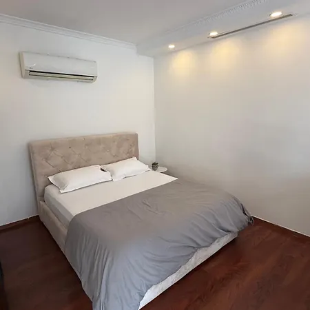 Apartmán In Bllok Tirana